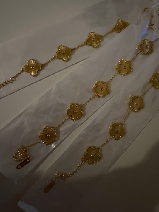 18k gold clover bracelet