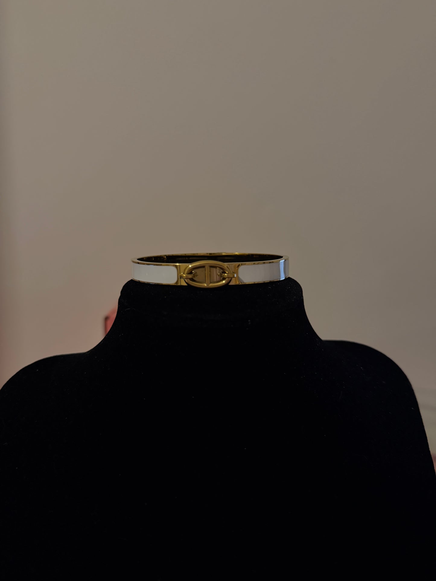 18k gold bangle bracelet