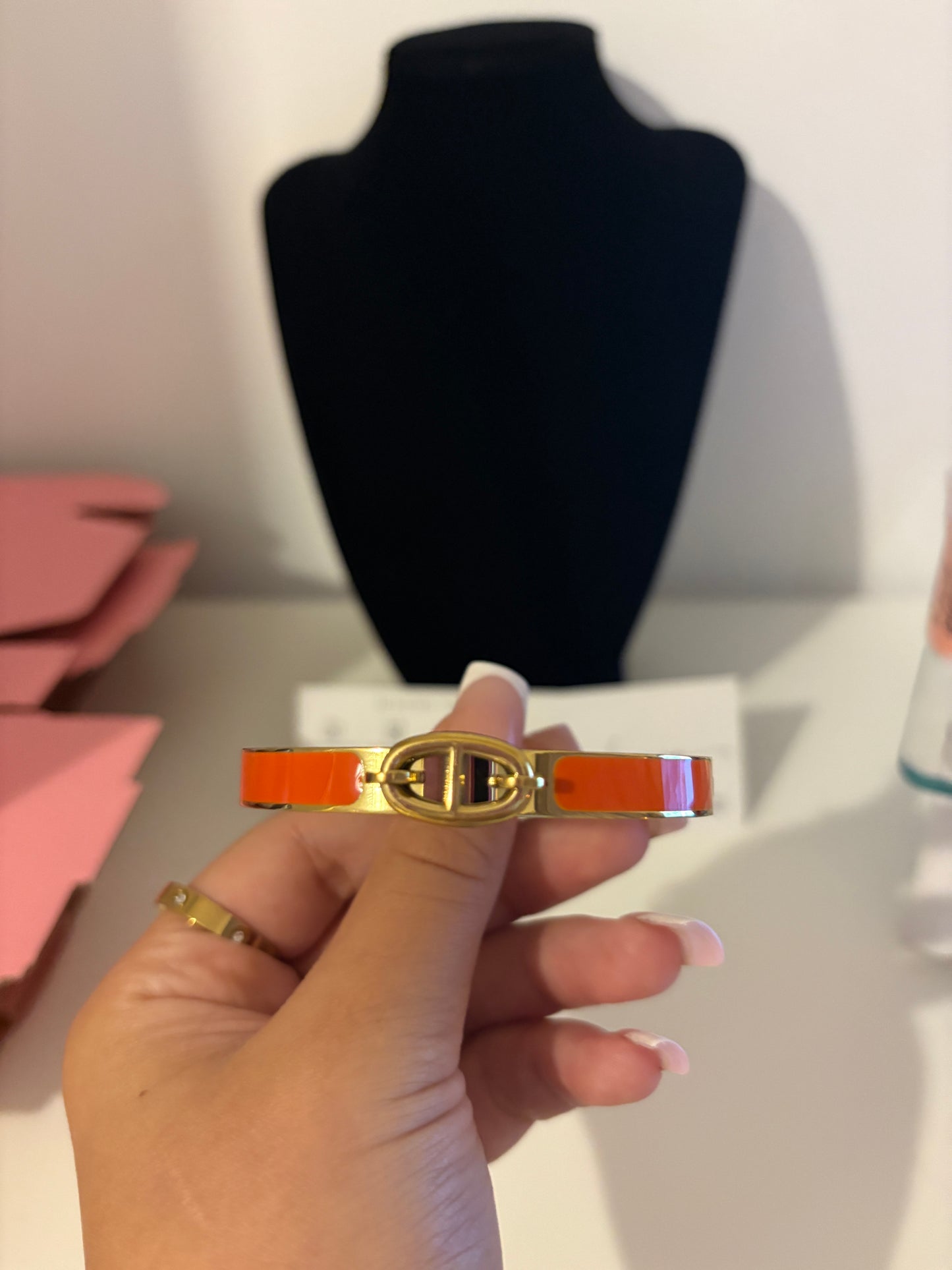 18k gold bangle bracelet